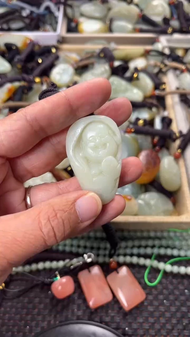 【闪购商品】和田玉颈饰未镶嵌多样性发货没有证书拍一发一有瑕