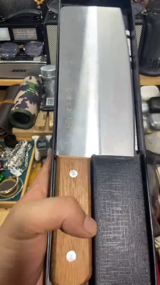 瓷片闪购商品  如图所示