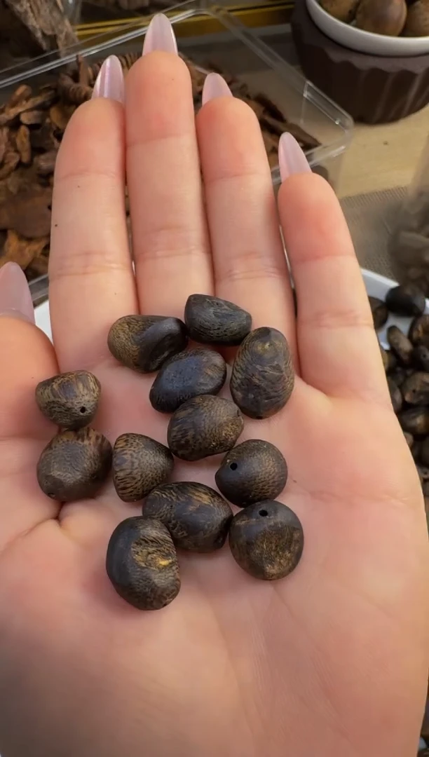 【闪购商品】沉香吊坠天然野树丁