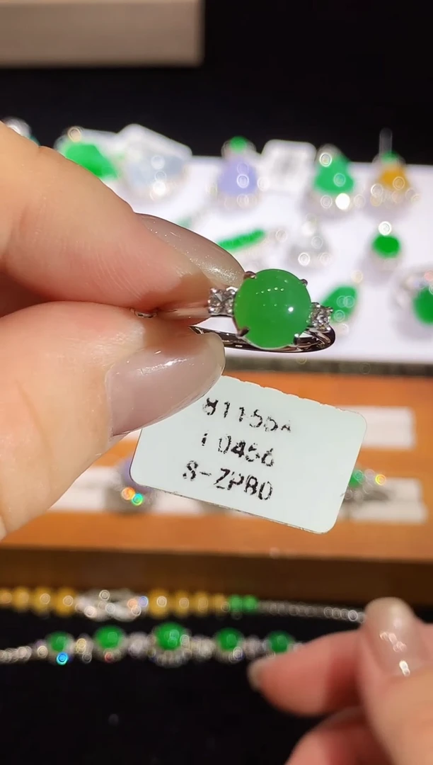 翡翠戒指18K金镶嵌L0456多样性发其一