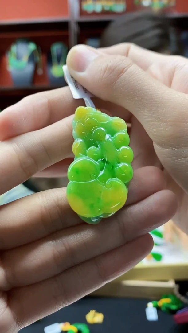 颈饰未镶嵌翡翠翡翠吊坠-107