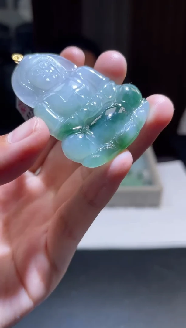 18K金镶嵌挂件翡翠翡翠A货