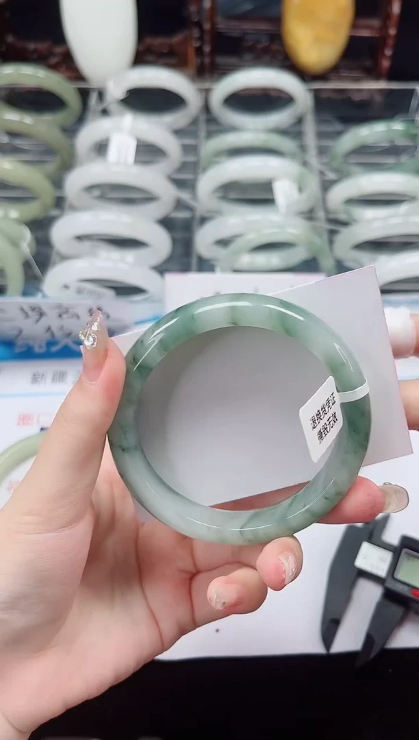 未镶嵌手镯石英质玉255-59/60