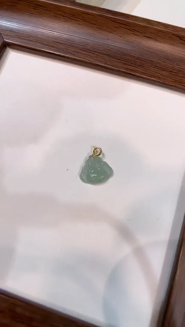 颈饰18K金镶嵌翡翠佛公