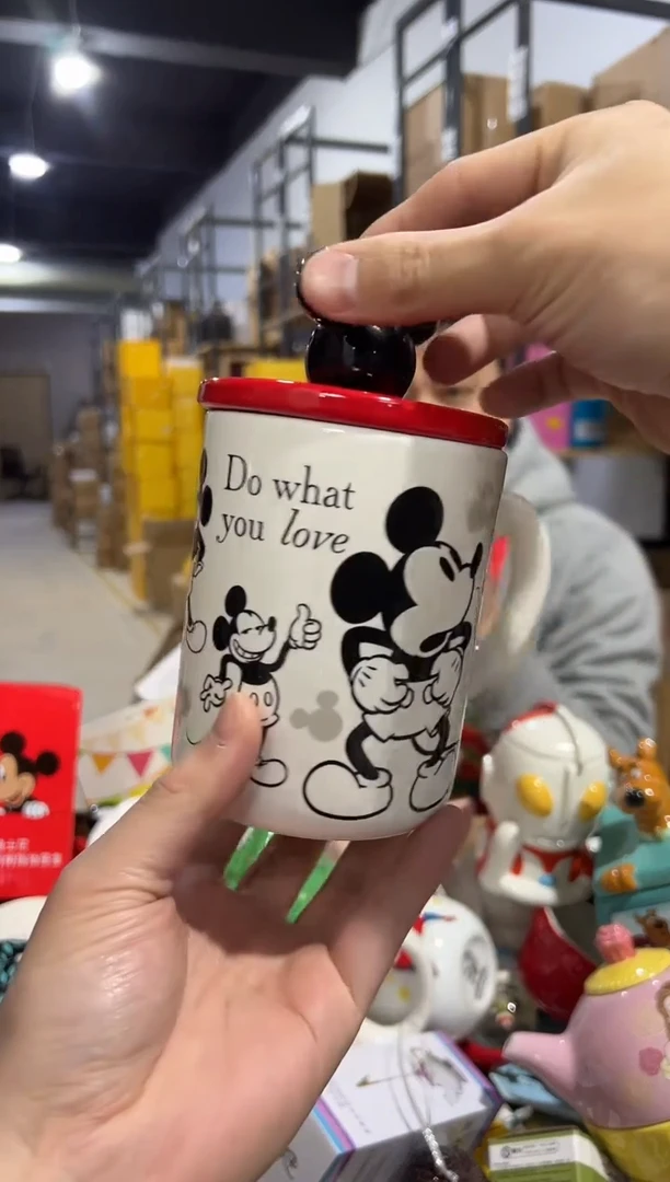 【闪购商品】杯原盒米奇手稿带盖杯