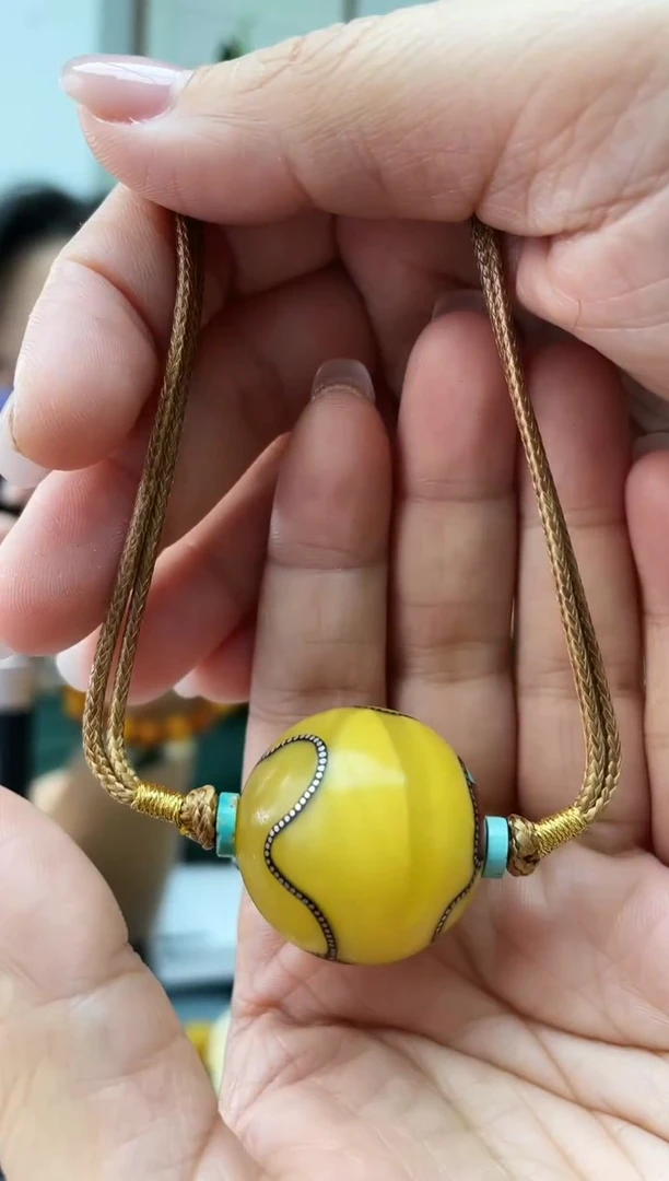 未镶嵌琥珀珠宝奇石011