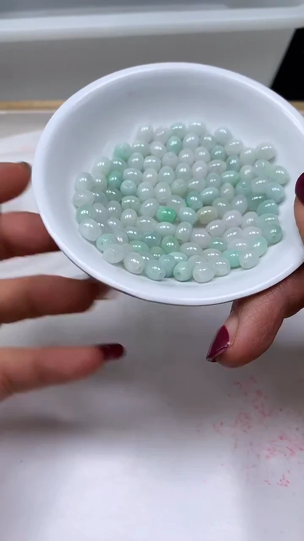 未镶嵌翡翠手饰L198 翡翠米珠5*6mm30个17.8元