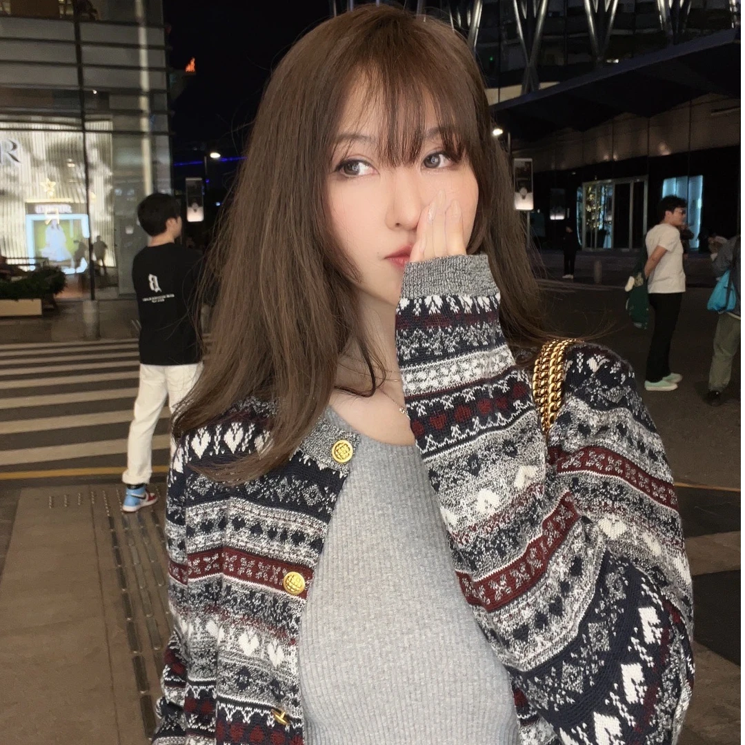 2024圆领英伦风百搭宽松羊毛开衫女 短款针织外套