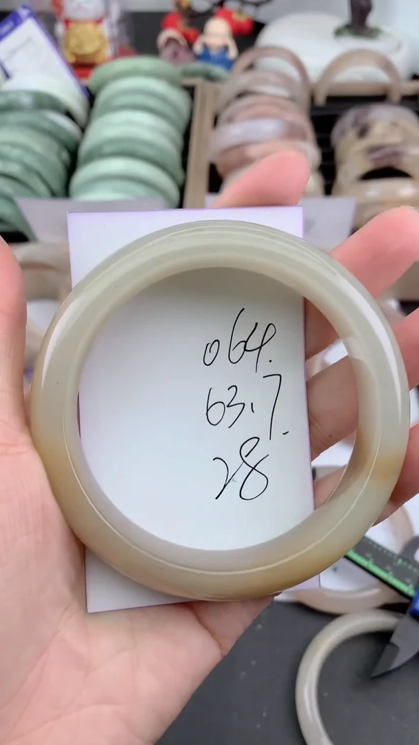 未镶嵌手镯石英质玉064