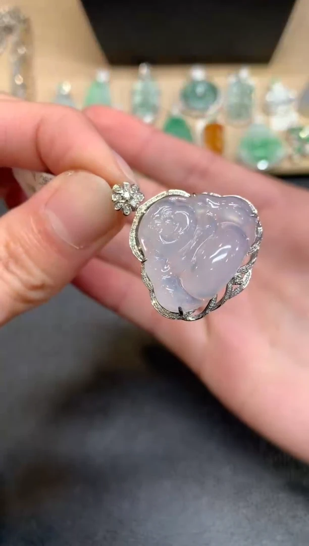 【闪购商品】翡翠颈饰18K金镶嵌佛公【无服务费】