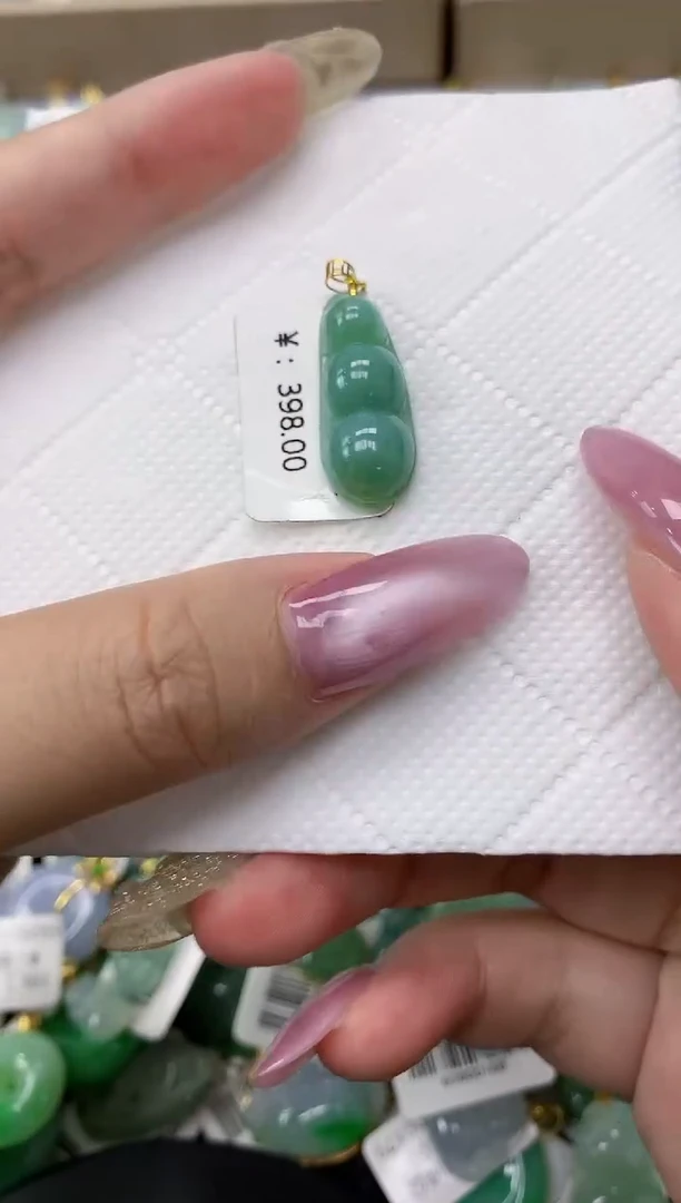翡翠18K金镶嵌颈饰111111111