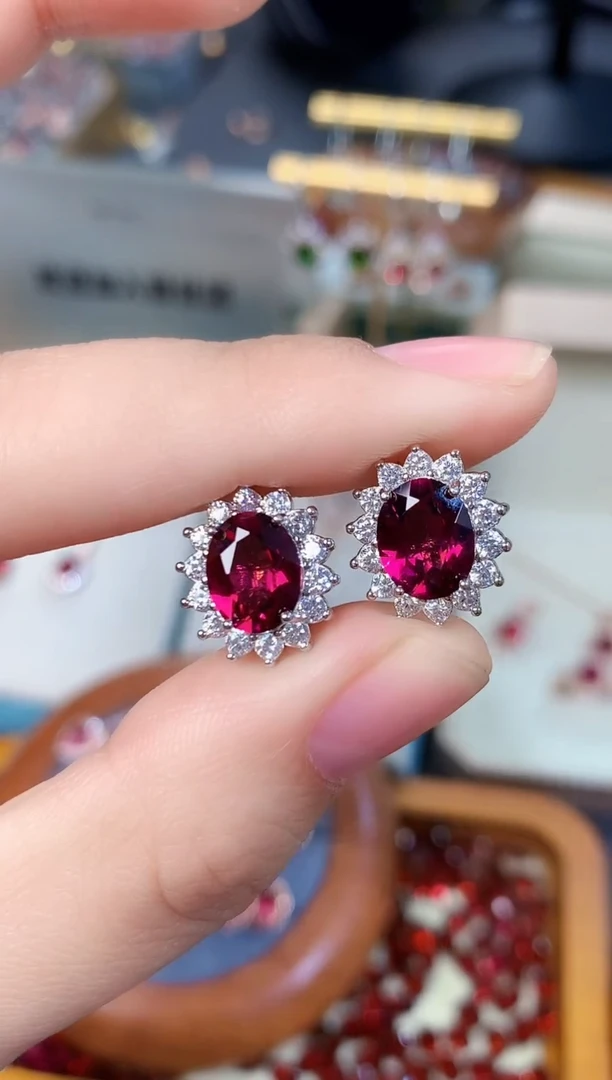 【闪购商品】石榴石耳钉银S925镶嵌天然镁铝