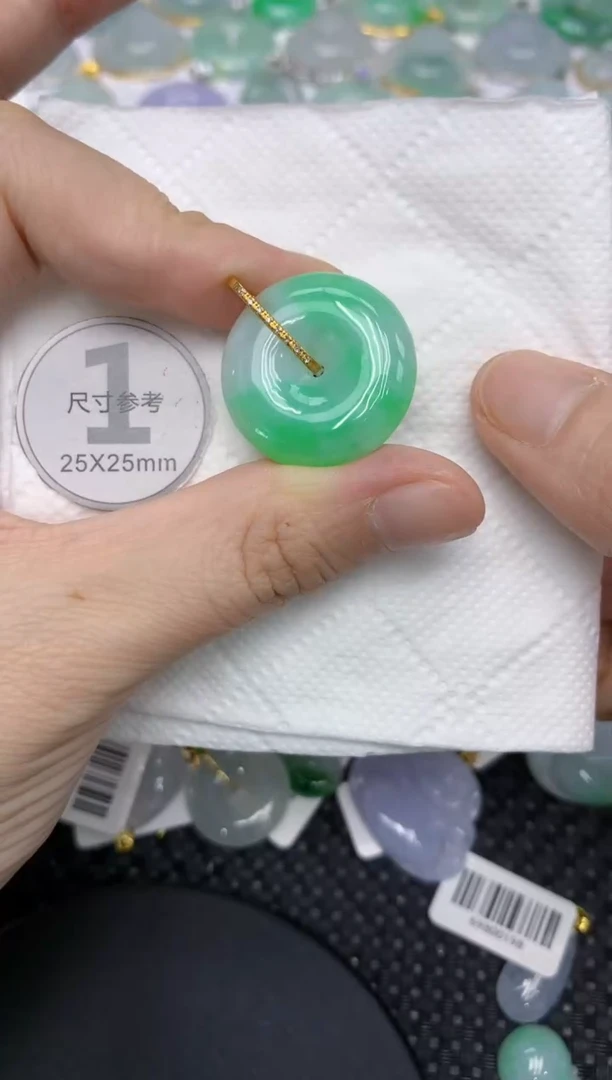 颈饰18K金镶嵌翡翠111111111