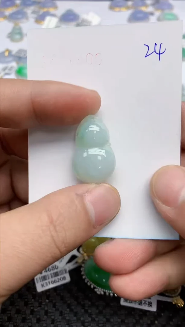 【闪购商品】翡翠颈饰未镶嵌天然翡翠A货