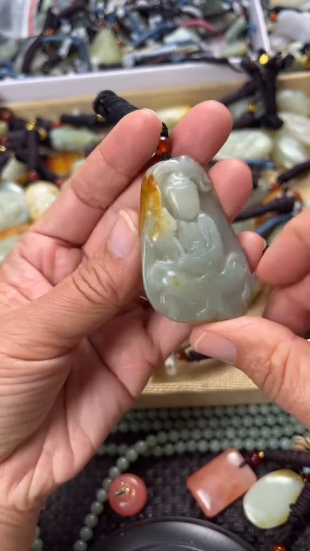 【闪购商品】和田玉颈饰未镶嵌多样性发货没有证书拍一发一有瑕