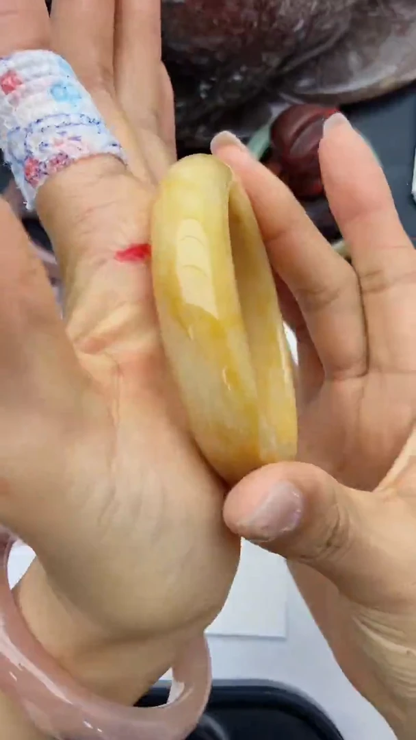 未镶嵌手镯石英质玉A182+56/57