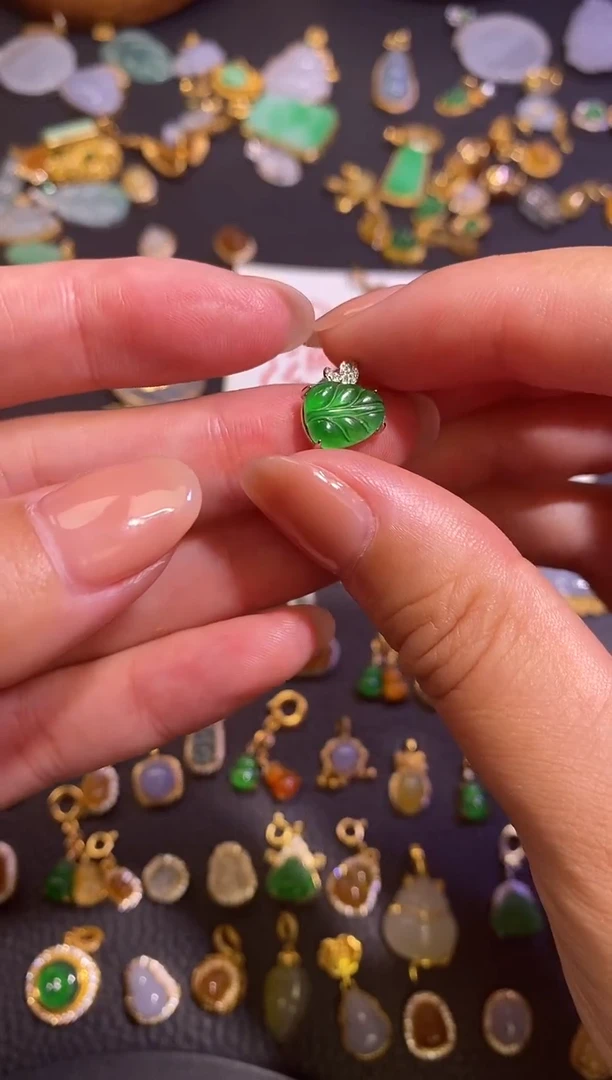 颈饰银S925镶嵌翡翠a货翡翠