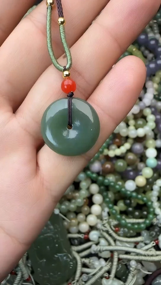 颈饰未镶嵌和田玉拍一发一