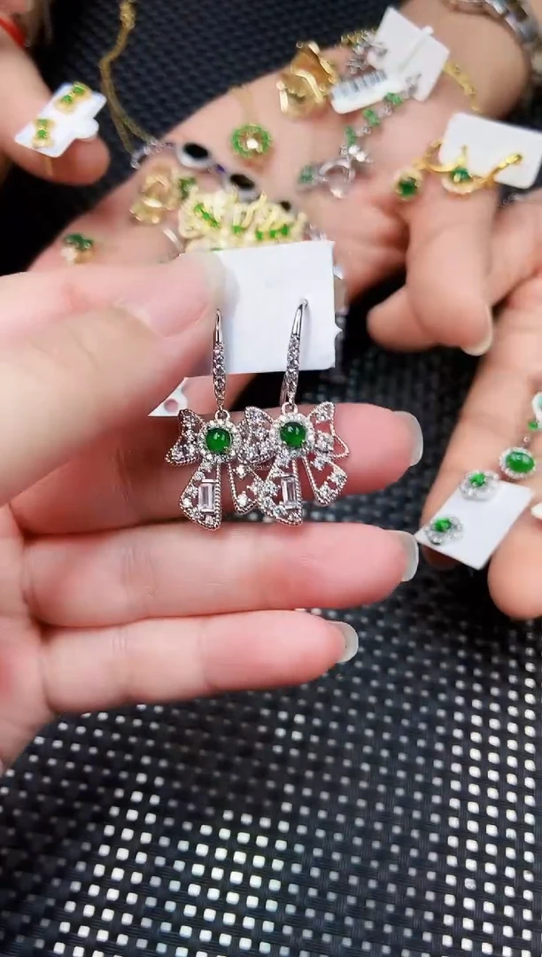 【闪购商品】翡翠耳饰未镶嵌11111111