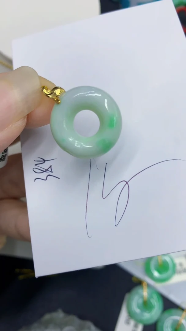 翡翠未镶嵌颈饰11111111111