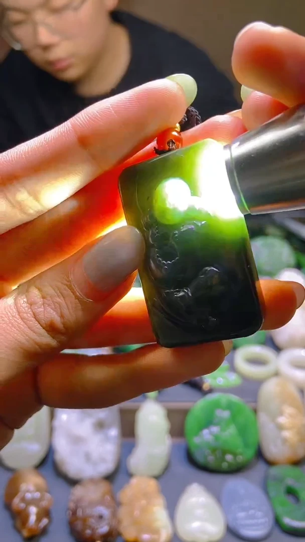 颈饰未镶嵌和田玉1