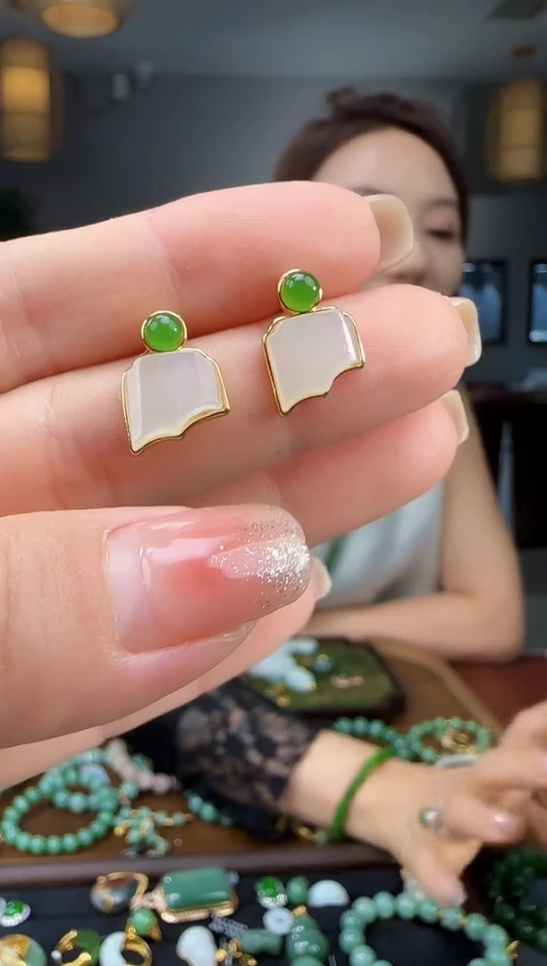 和田玉银S925镶嵌耳饰1