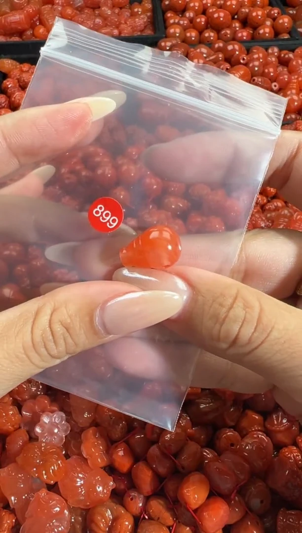 颈饰未镶嵌南红玛瑙1