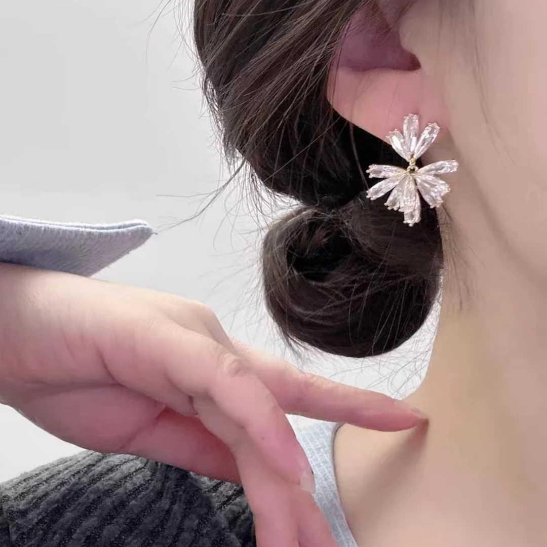 铜合金锆石耳饰 里2221时尚饰品耳饰