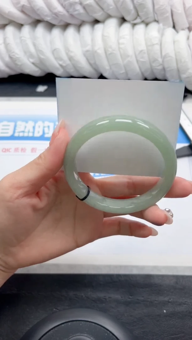 【闪购商品】石英质玉手镯未镶嵌255-59.8