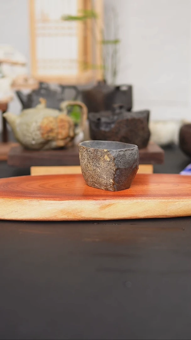 原皮随行杯/杯口内部有石缝，非石裂，100CC