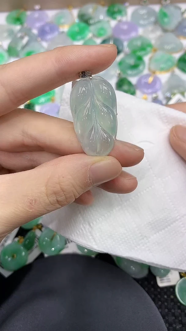 颈饰18K金镶嵌翡翠a货支持复检百元以上9元证书费自理