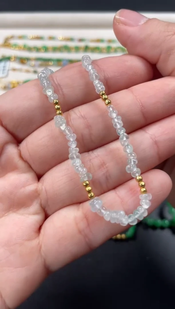 18K金镶嵌手链翡翠一条   P368