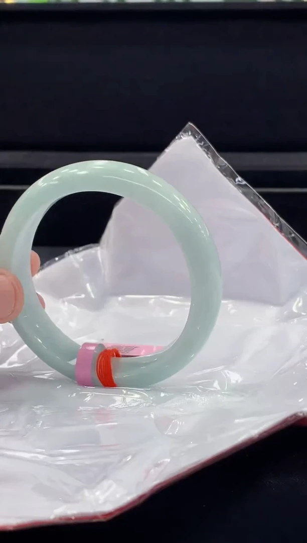 未镶嵌手镯翡翠翡翠手镯