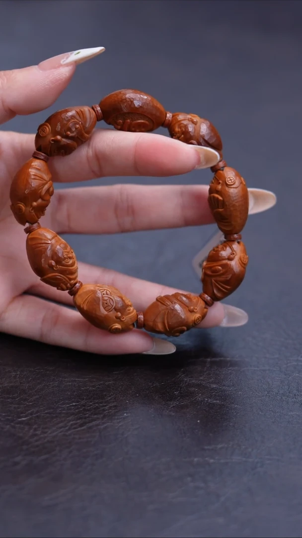 橄榄核吊坠钻石面小财神