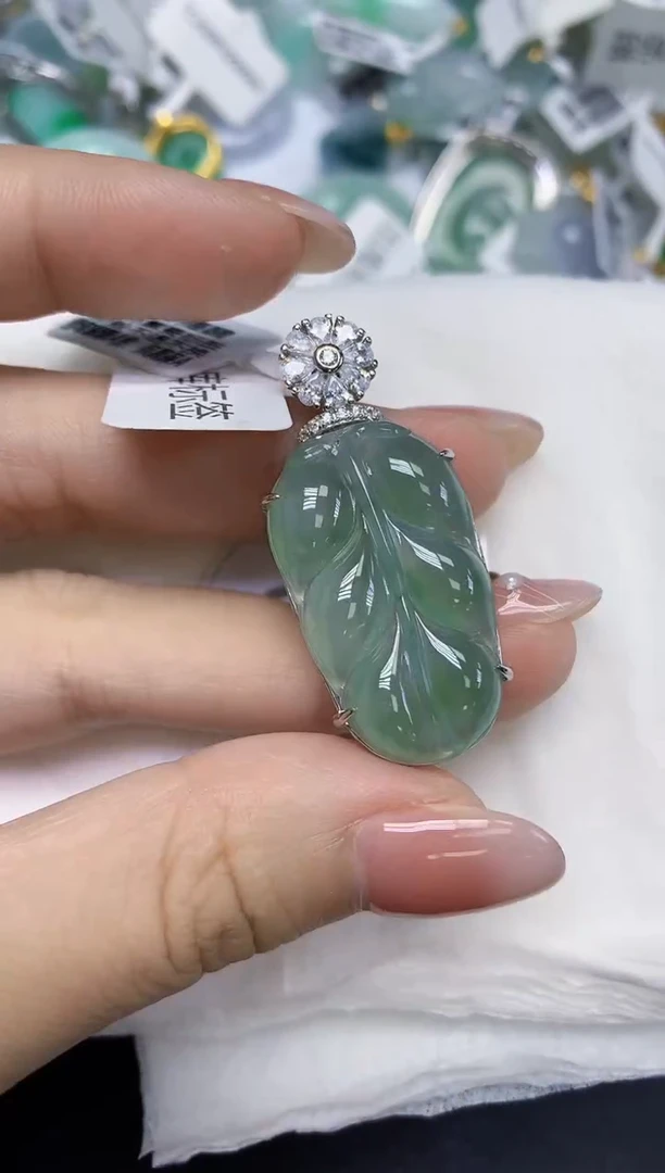 颈饰未镶嵌翡翠天然缅甸翡翠A货多样性发一件