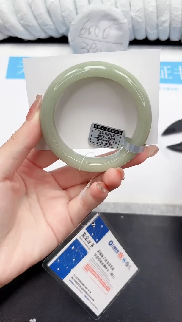 未镶嵌手镯石英质玉21-56.7DK