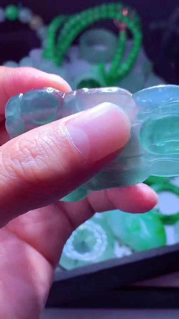 未镶嵌定制翡翠糖**?翡翠毛货定制