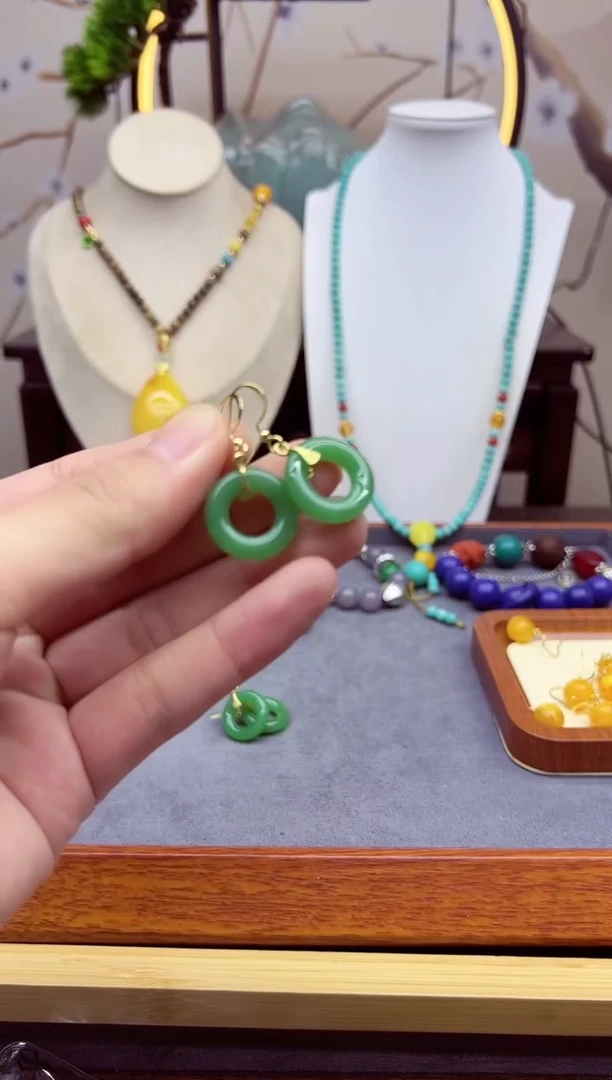 【闪购商品】和田玉耳饰14K金镶嵌E126```````