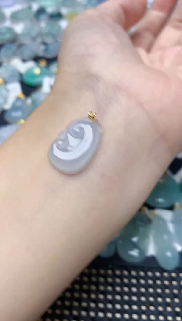 颈饰18K金镶嵌翡翠天然缅甸A货翡翠