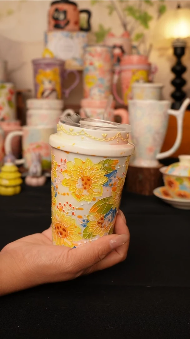 陶景德镇手绘的杯子