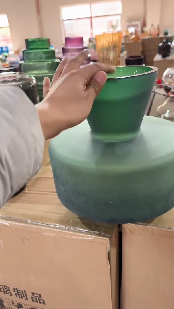 【闪购商品】玻璃磨砂绿扁瓶