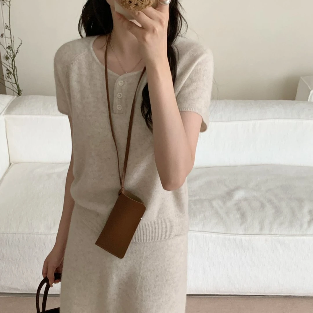 【素简.930169】秋冬新款百搭感藏羊绒三扣飞飞袖慵懒风针织衫