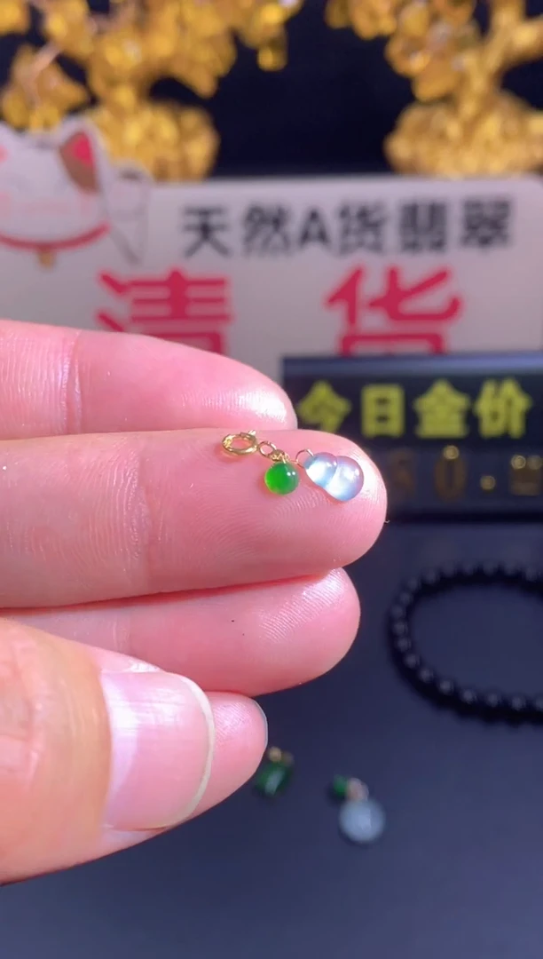 翡翠18K金镶嵌颈饰