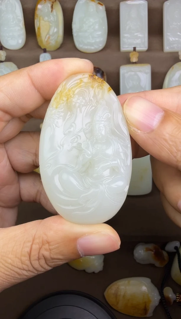 颈饰未镶嵌和田玉张*观音