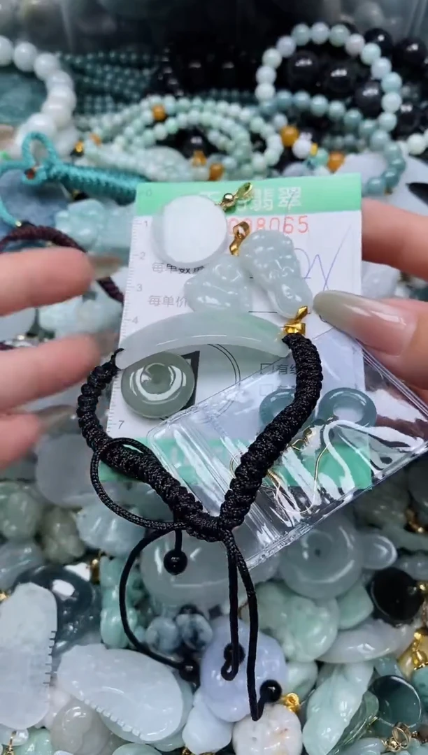 【闪购商品】翡翠未镶嵌颈饰闪购0098065