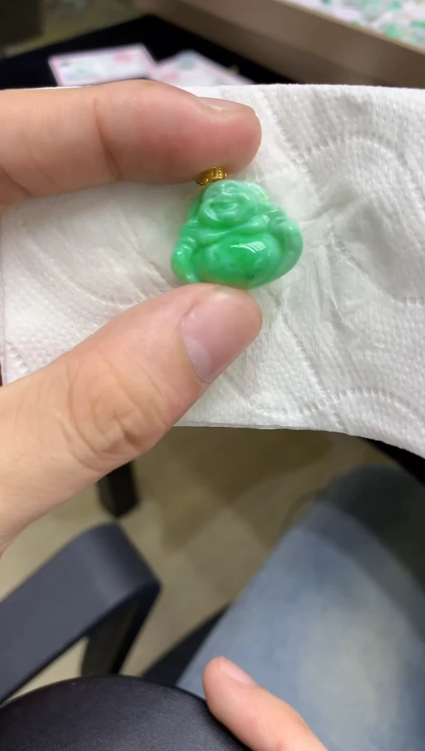 翡翠18K金镶嵌颈饰111111111