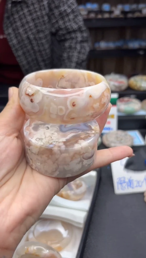 【闪购商品】石英质玉手镯未镶嵌852（62圈赠送镯心）