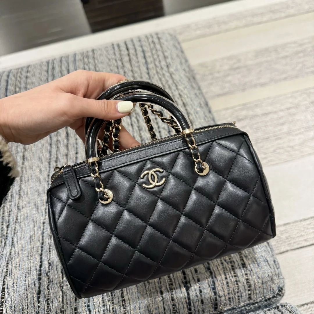 未使用 Chanel/香奈儿 Chanel25C 波士顿手提黑金时尚包/AM2197