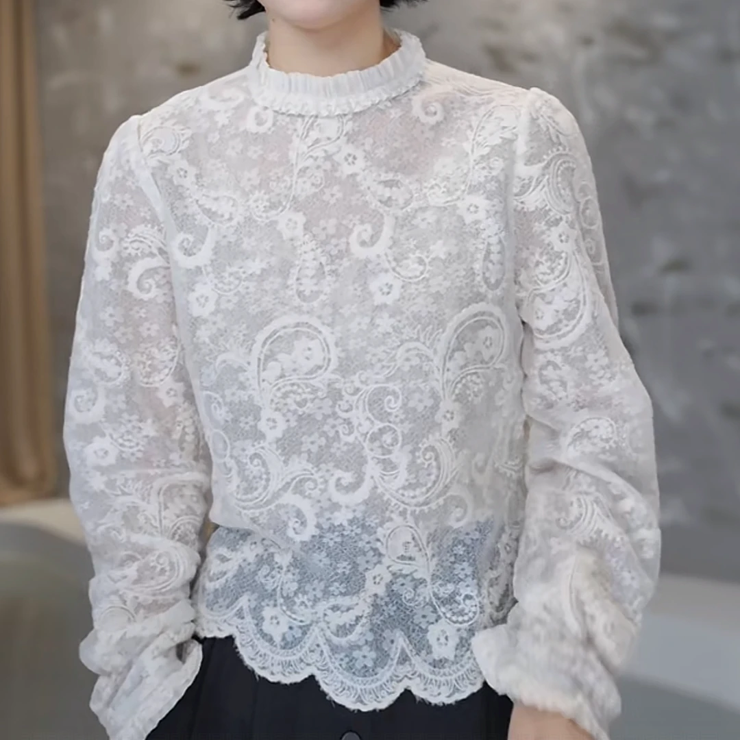 “浮雕”2025冬季新款气质百搭长袖时尚花边领镂空钩花蕾丝打底衫