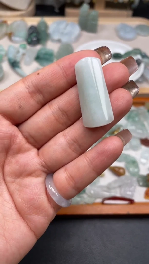 颈饰未镶嵌翡翠缅甸天然翡翠9
